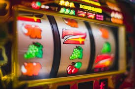 Q333 Sportsbook Mobile App တွင် Football Bet ပြုလုပ်နေသောမြင်ကွင်း
